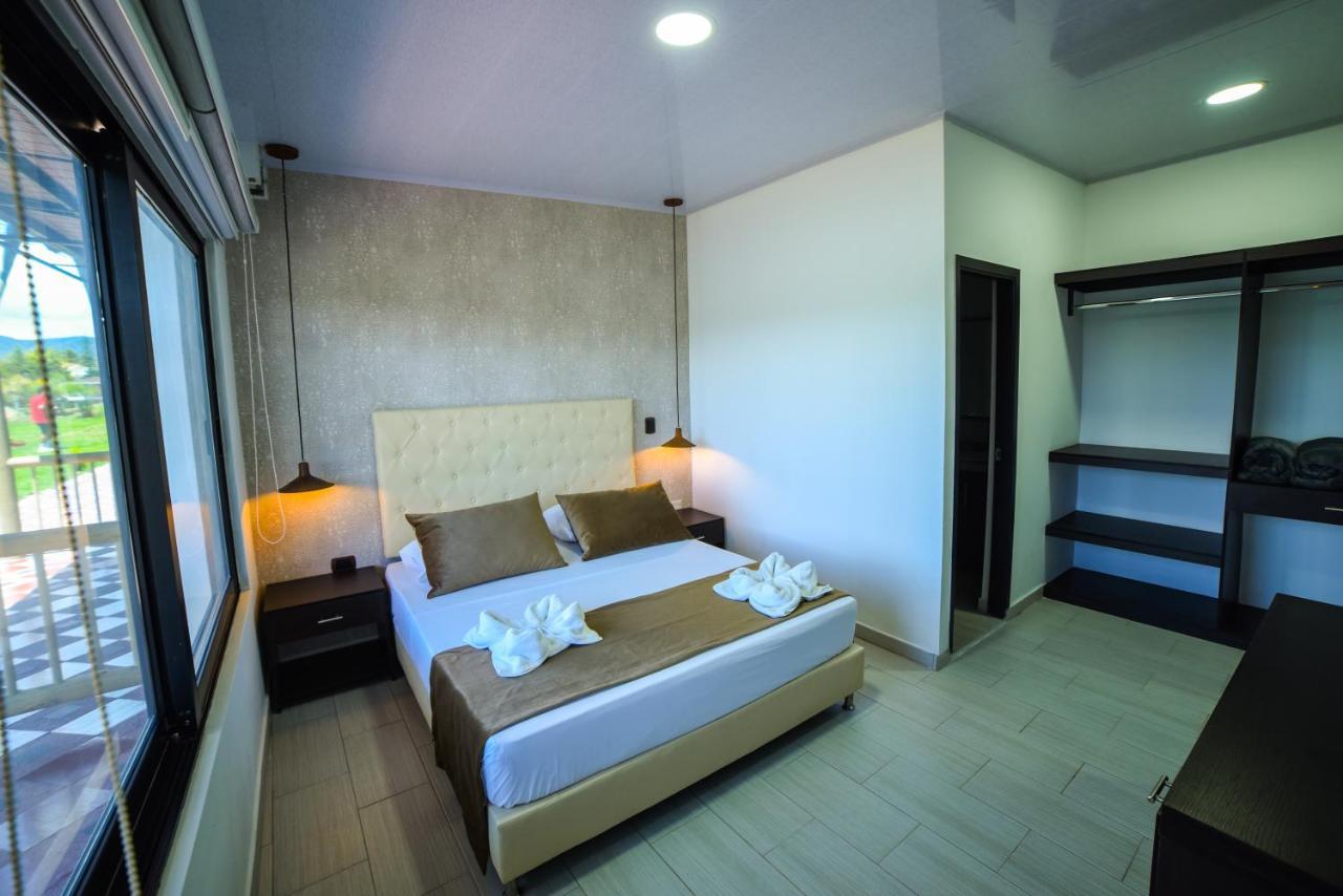 Hotel Aguas Abiertas กัวตาเป ภายนอก รูปภาพ