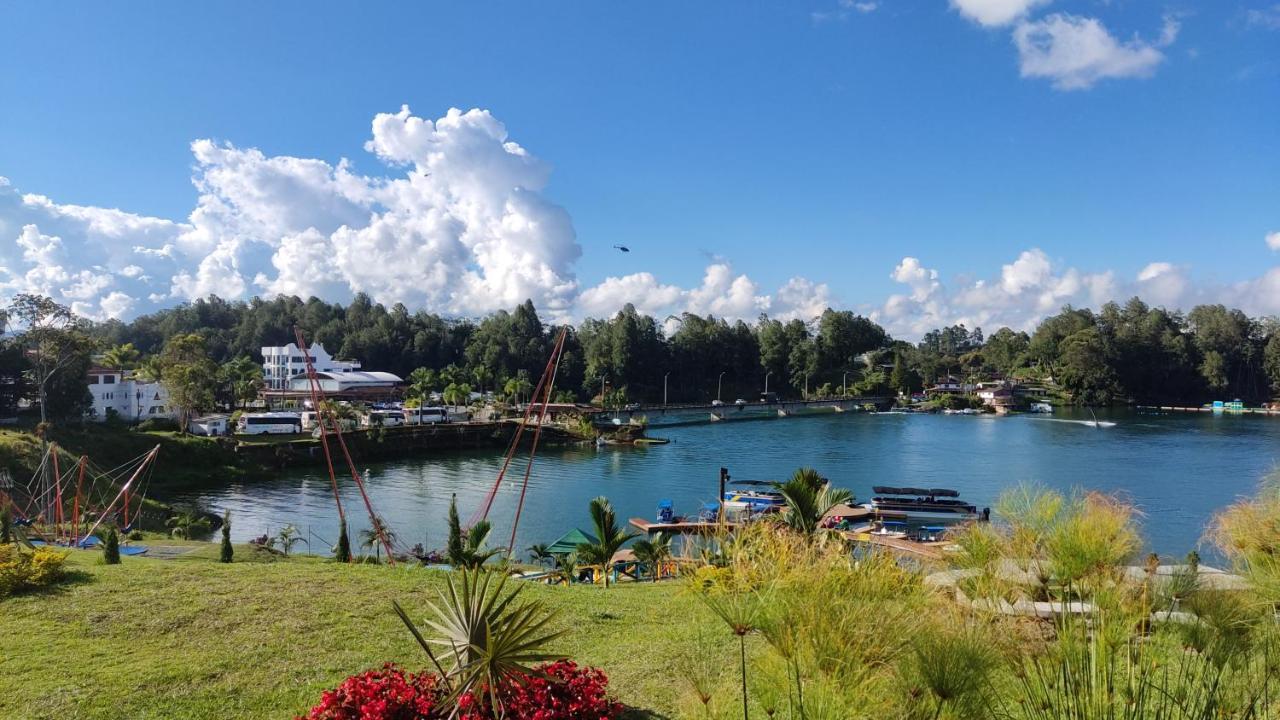 Hotel Aguas Abiertas กัวตาเป ภายนอก รูปภาพ