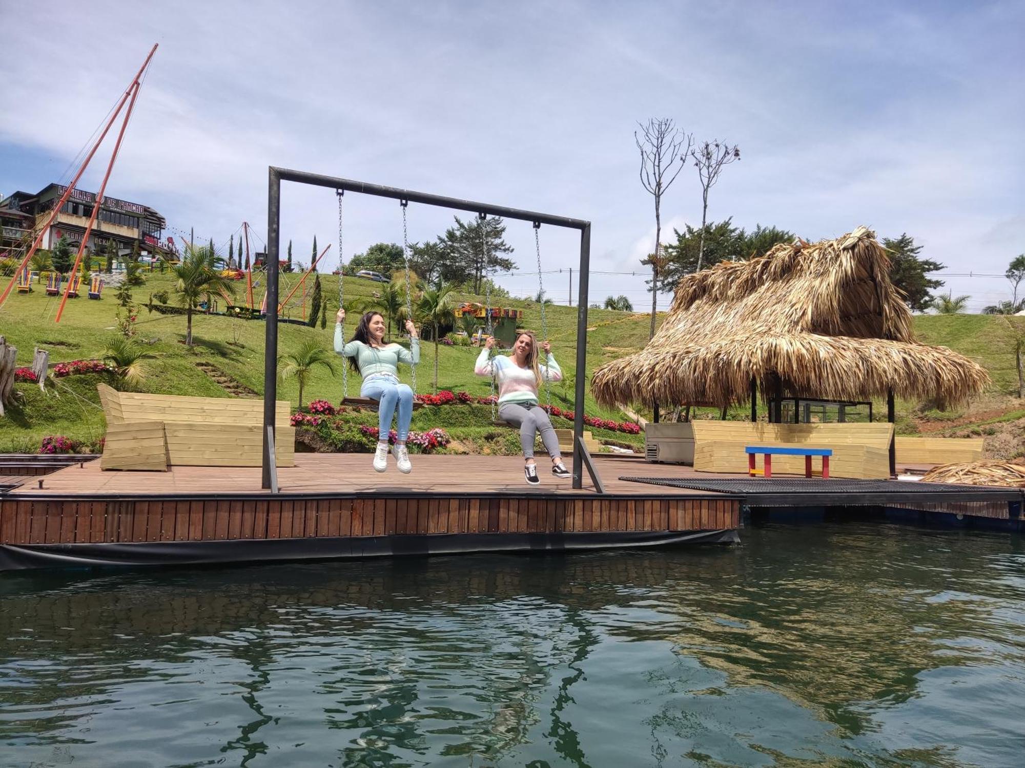 Hotel Aguas Abiertas กัวตาเป ภายนอก รูปภาพ