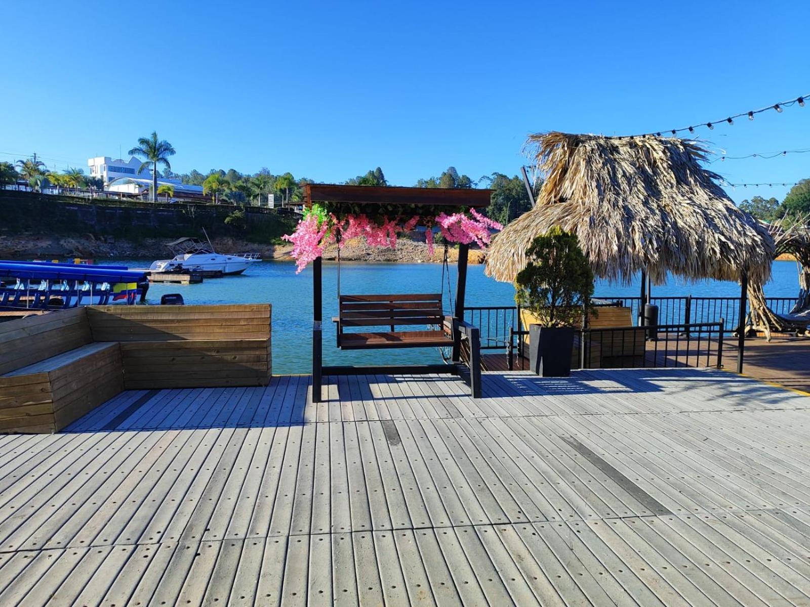 Hotel Aguas Abiertas กัวตาเป ภายนอก รูปภาพ